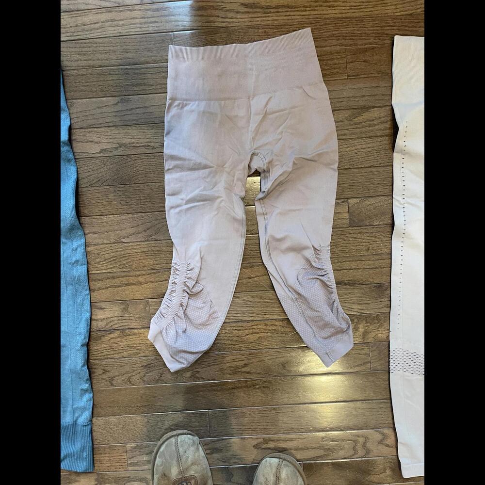 Lululemon. X Taryn Toomey seamless crop leggings small - Picture 3 of 3